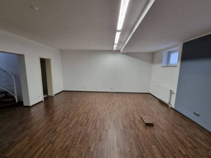 Ladenlokal - eingelaufener Standort - jetzt mieten! Direkt an der B96 zimmer