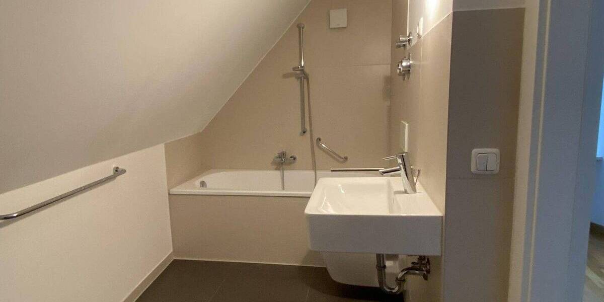 Etagenwohnung Kempten Auf der Halde - 3 Zimmer, 105 m&sup2;, 1.220&euro; | Angebot:26825323