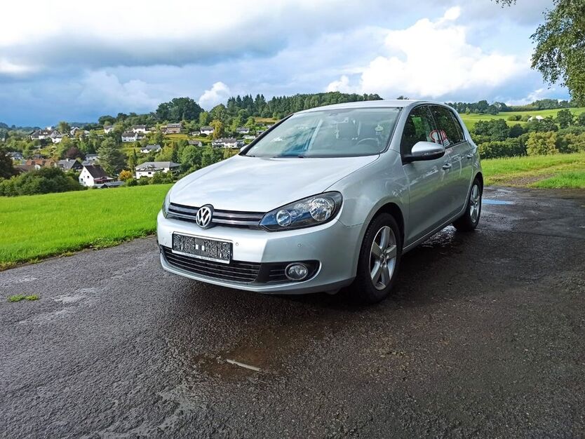 VW Golf 195.000 km 4.900 € Gummersbach 51643
