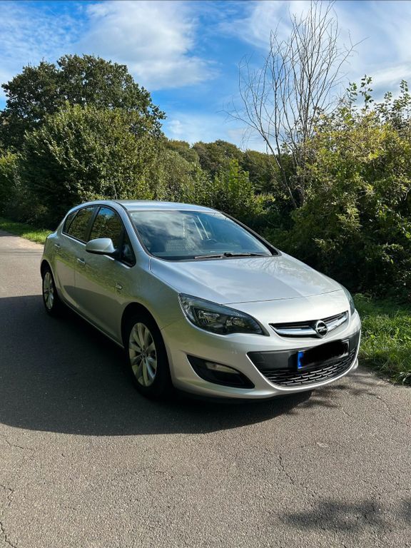 Opel Astra 142.000 km 4.750 € Windeby 24340
