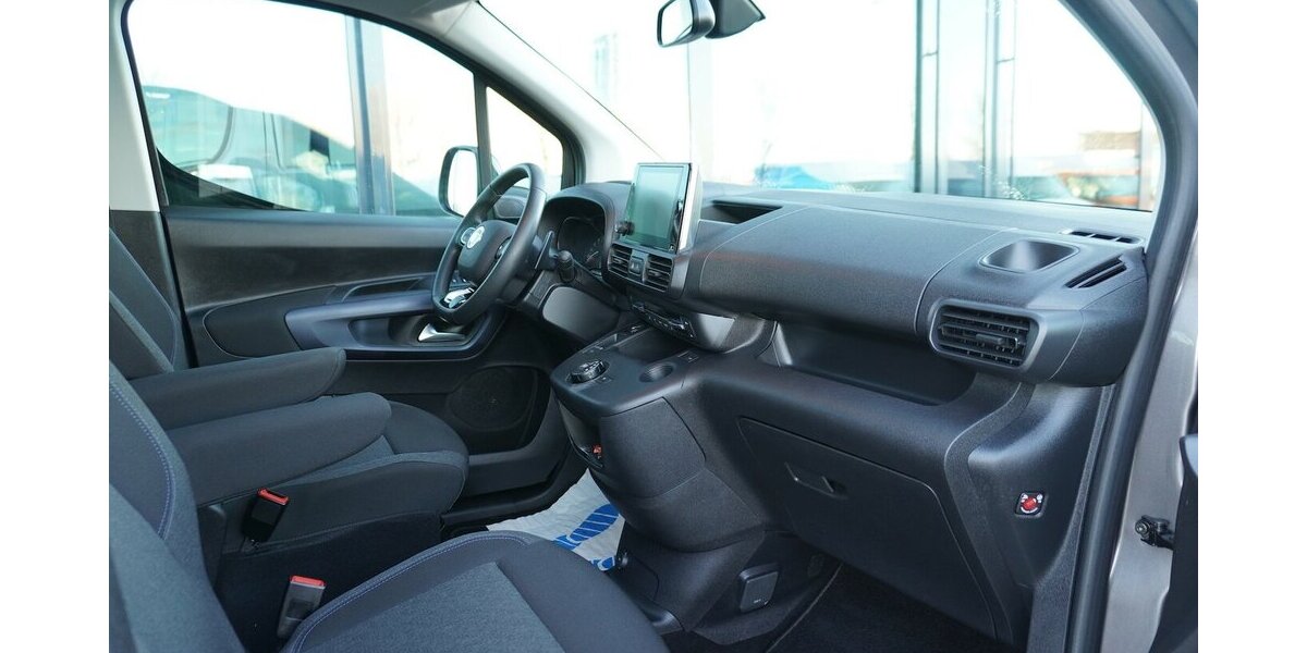 Fiat Doblo Kombi 1.5 130 AT / 10-Zoll Navi + AHK 39.814 km 23.503 &euro; Münchenbernsdorf 07589