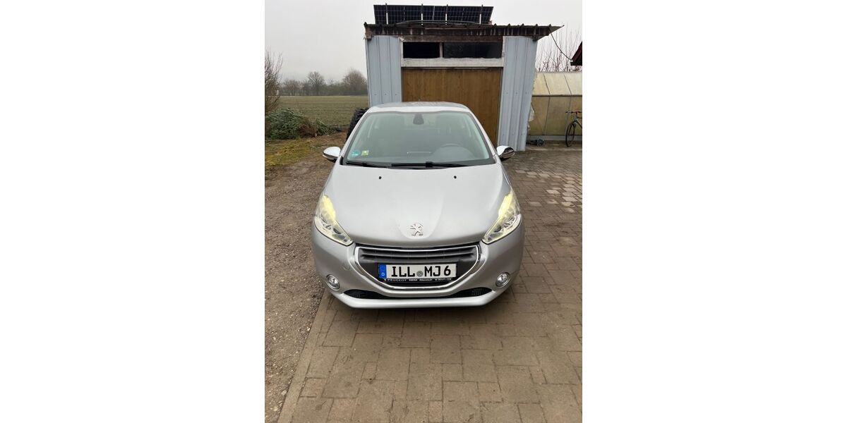 Peugeot 208 111.000 km 5.899 &euro; Illertissen 89257