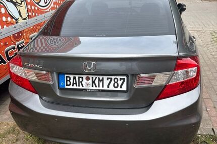 Honda Civic 89.000 km 8.899 &euro; Bernau 16321