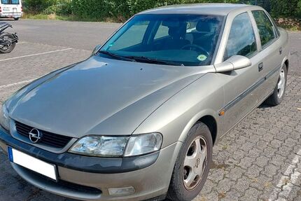 Opel Vectra 100.000 km 2.350 &euro; Königswinter 53639