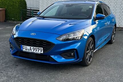 Ford Focus 91.000 km 13.900 € Oberasbach 90522