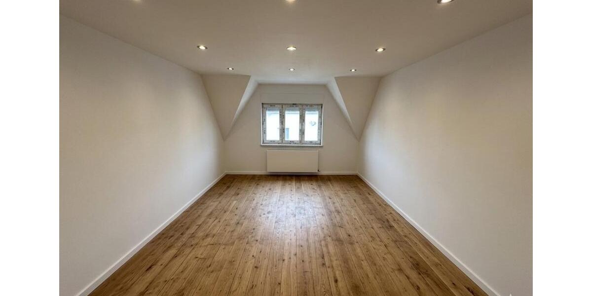 Dachgeschoßwohnung Hemer - 5 Zimmer, 120 m&sup2;, 1.150&euro; | Angebot:26329344