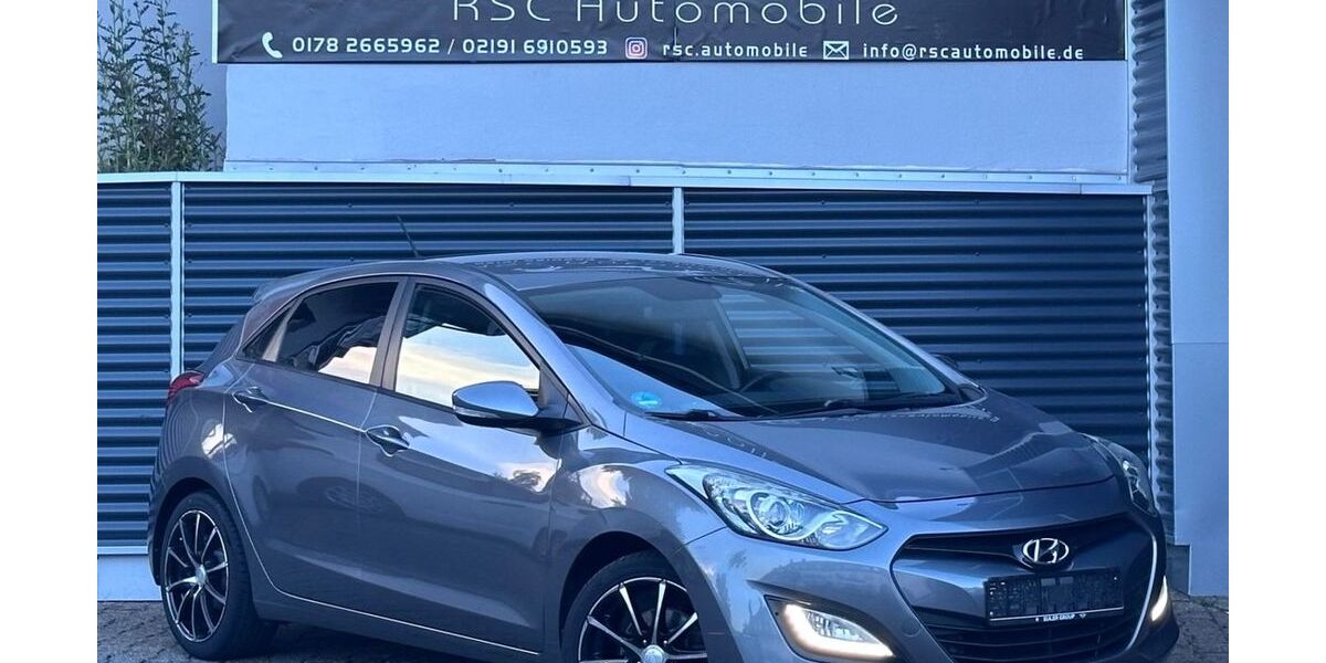 Hyundai i30 106.000 km 6.990 &euro; Remscheid 42857