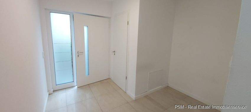 Reihenmittelhaus Flörsheim / Weilbach Weilbach - 6 Zimmer, 221 m&sup2;, 2.800&euro; | Angebot:25678837