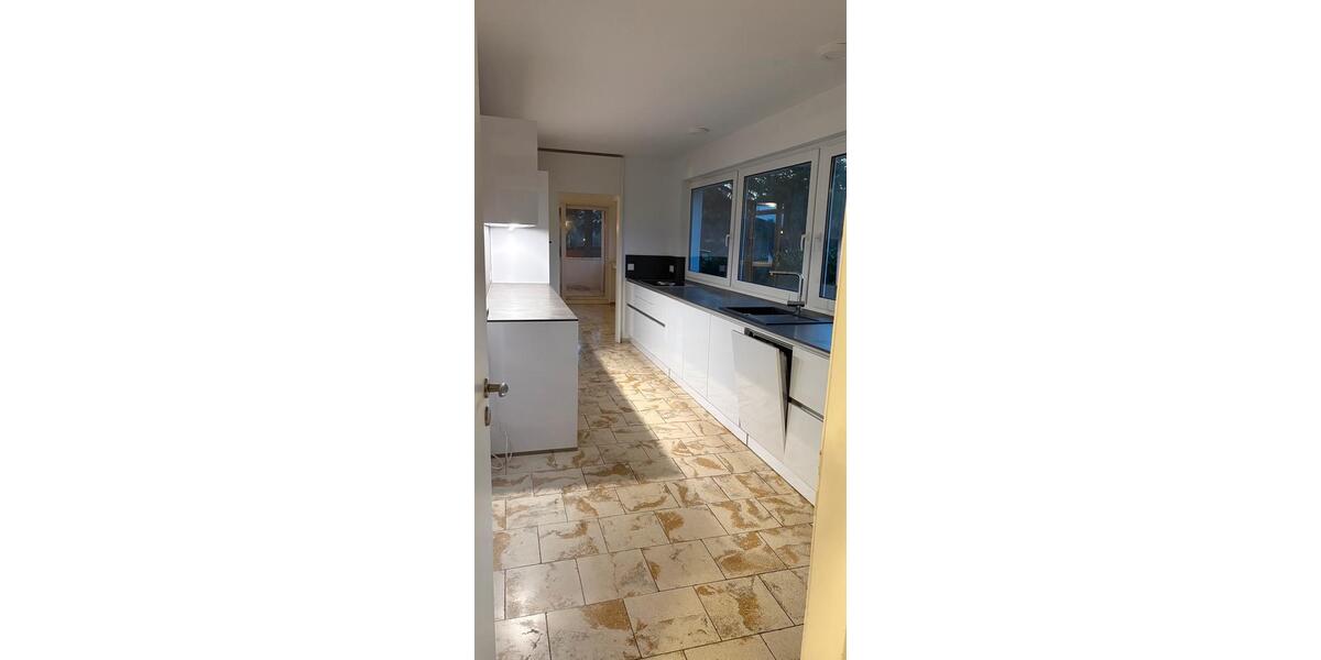 Einfamilienhaus Konstanz - 5.5 Zimmer, 300 m&sup2;, 3.100&euro; | Angebot:24628636