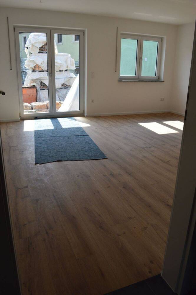 Erstbezug !! 2 Zi. Neubau-Dachgeschoß-Wohnung mit großzügigem Wannenbad mit Fenster, Sonnenbalkon in Dettelbach-OT Effeldorf Whg. 5 Rechts