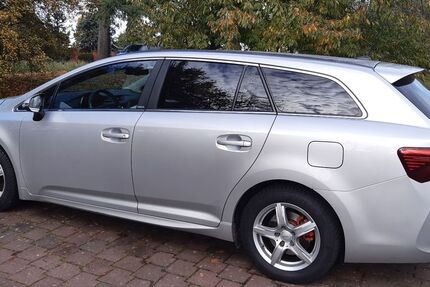 Toyota Avensis 44.617 km 17.500 € Schönefeld 12529