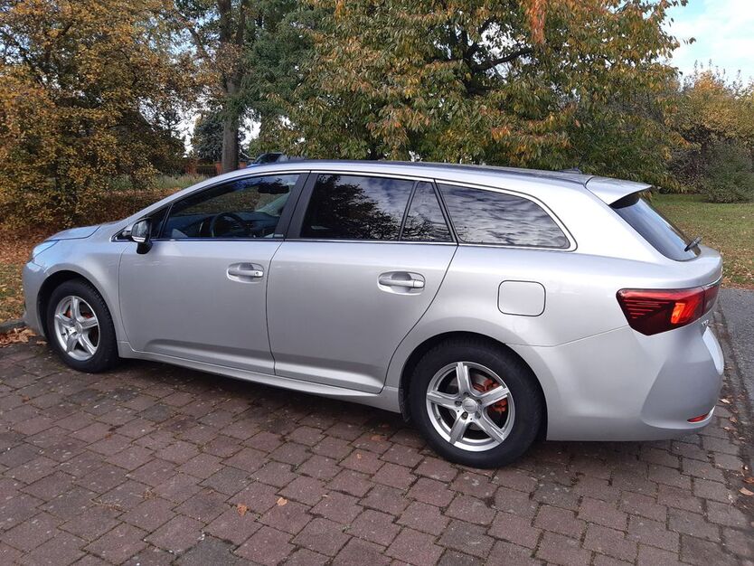 Toyota Avensis 44.617 km 17.500 € Schönefeld 12529