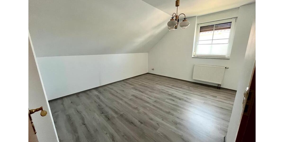 Doppelhaushälfte Markranstädt - 5 Zimmer, 180 m&sup2;, 1.500&euro; | Angebot:24720220