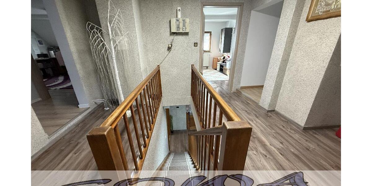 Modernisiertes Einfamilienhaus in Wellheim mit Nebenräumen und Carport - Ein Objekt von Ihrem Immobilienpartner SOWA Immobilien und Finanzen - Einfamilienhaus Wellheim | Angebot:27109249