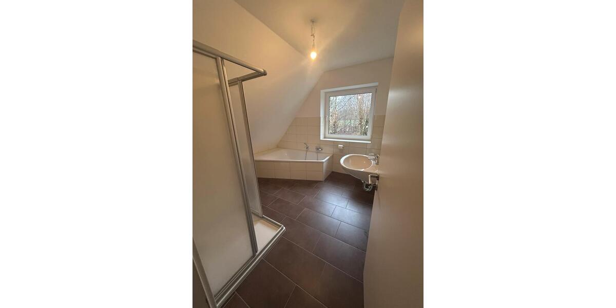 Doppelhaushälfte Hohenlockstedt - 5 Zimmer, 103 m&sup2;, 1.700&euro; | Angebot:25986979