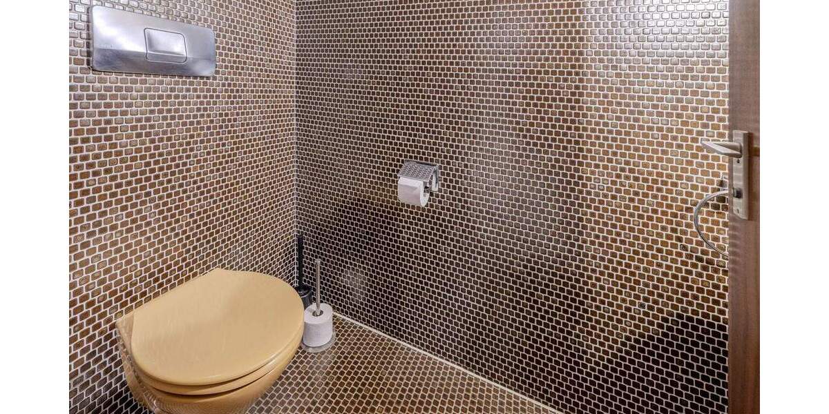 Einfamilienhaus mit Pool, Einliegerwohnung und weitläufigem Grundstück 7 zimmer