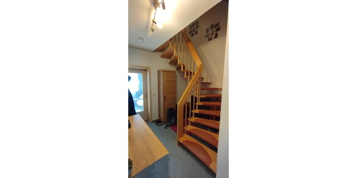 Reihenhaus Kirchseeon - 7 Zimmer, 170 m&sup2;, 2.200&euro; | Angebot:26490140
