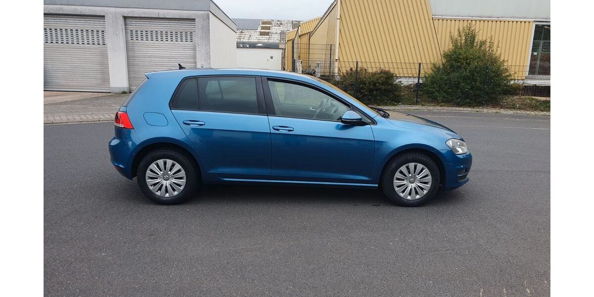 VW Golf 123.233 km 10.300 € Kronberg 61476
