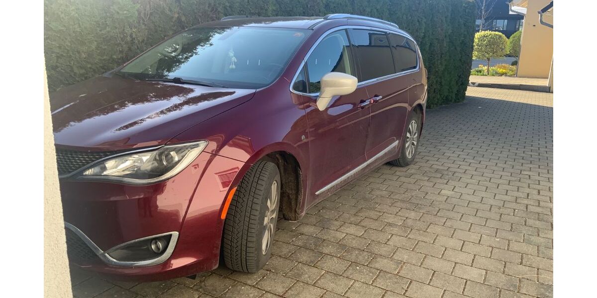 Chrysler Pacifica 98.000 km 19.900 &euro; Vogt 88267