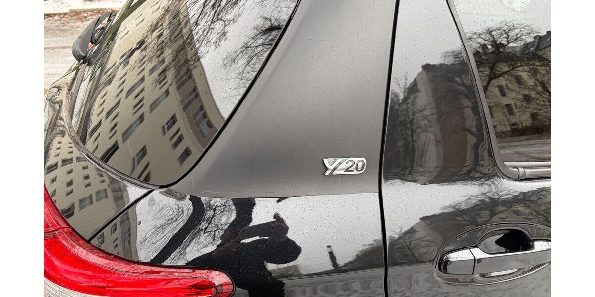 Toyota Yaris 28.555 km 15.699 &euro; Berlin-Tegel 13509