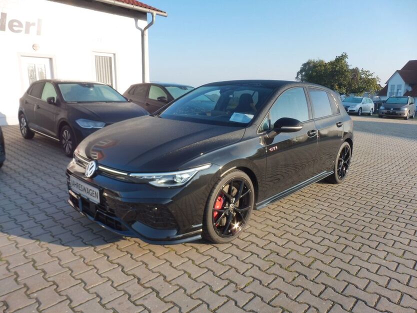 VW Golf 22.514 km 39.980 € Ursensollen 92289