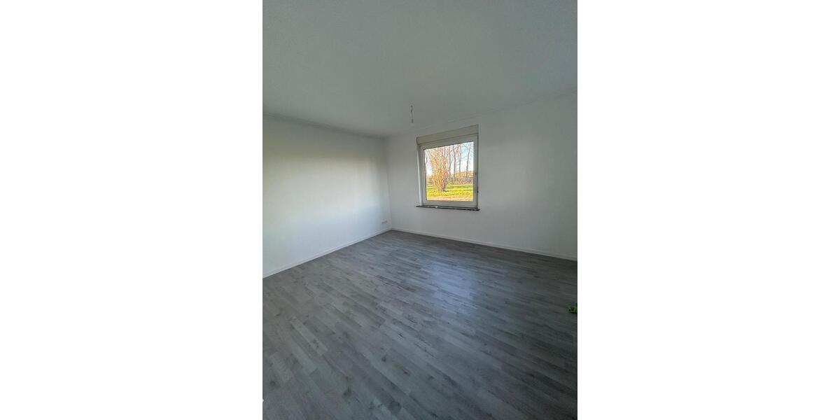 Einfamilienhaus Esens - 6 Zimmer, 160 m&sup2;, 1.000&euro; | Angebot:26284389