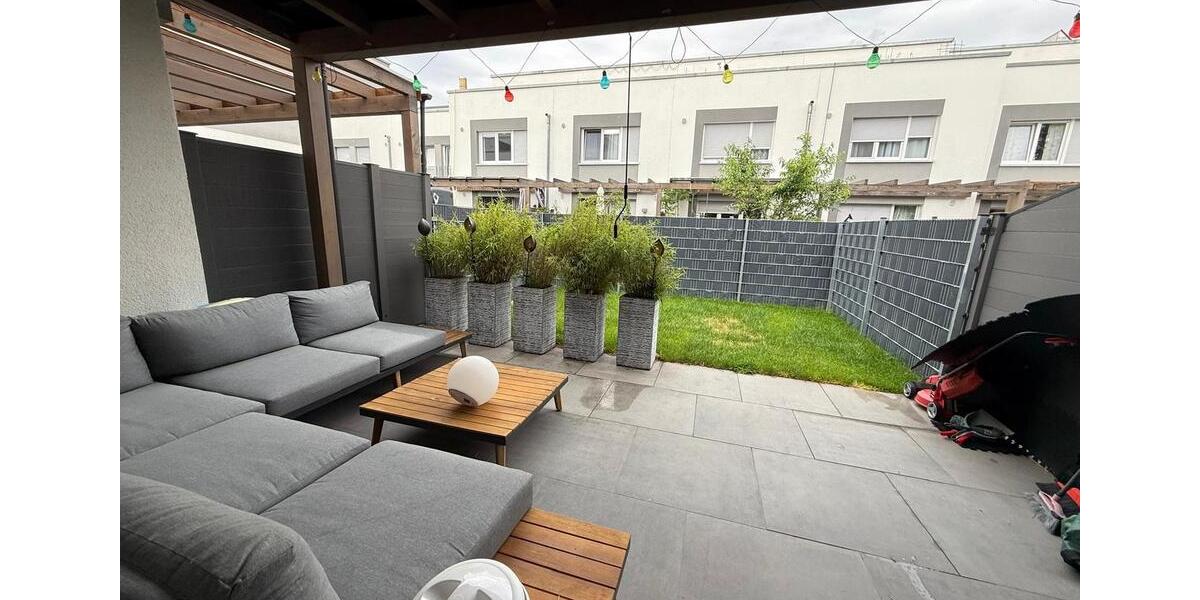 Reihenhaus Augsburg Oberhausen - 4.5 Zimmer, 138 m&sup2;, 2.050&euro; | Angebot:26412379