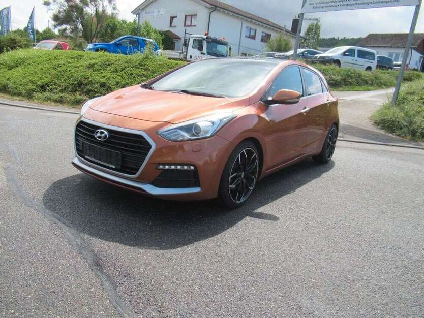 i30