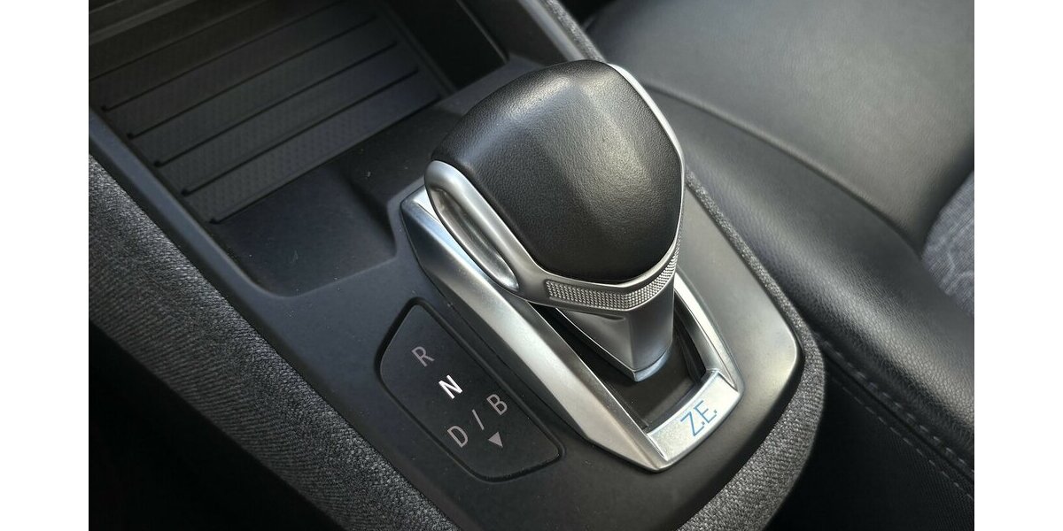 Renault ZOE Experience KAMERA/CARPLAY/DAB/SPURHALTE/LED 36.724 km 11.900 &euro; Villingen-Schwenningen 78054
