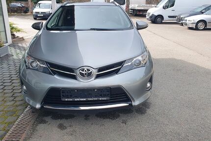 Toyota Auris 95.203 km 10.500 € Frankenberg 09669