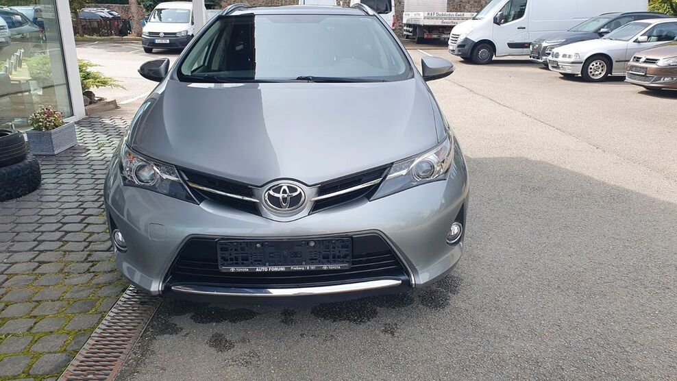 Toyota Auris 95.203 km 10.500 € Frankenberg 09669