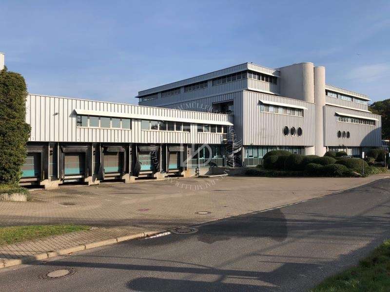 Halle in Speyer 3.600.000 € 5000 m²