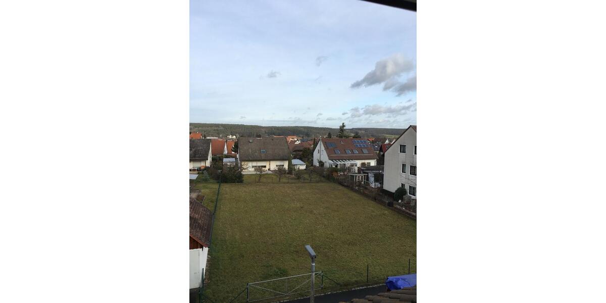 Dachgeschoßwohnung Langenzenn - 3 Zimmer, 77 m&sup2;, 740&euro; | Angebot:25368752