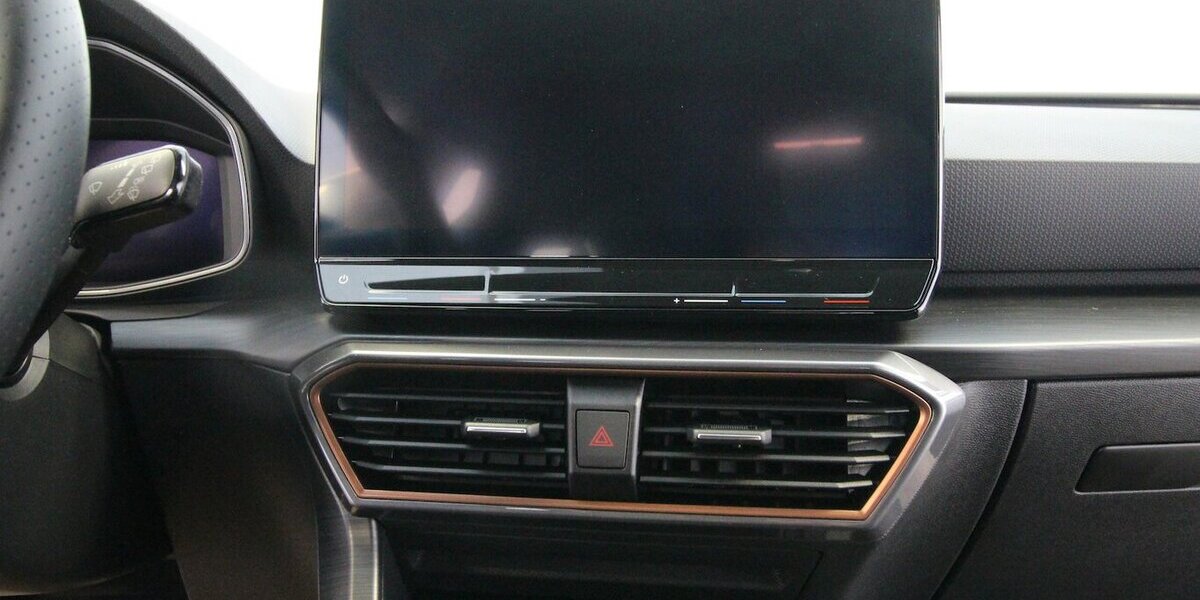 Cupra Leon Sportstourer e-HYBRID 6-DSG NAVI+LED+ACC 8.828 km 29.500 &euro; Hagenow 19230