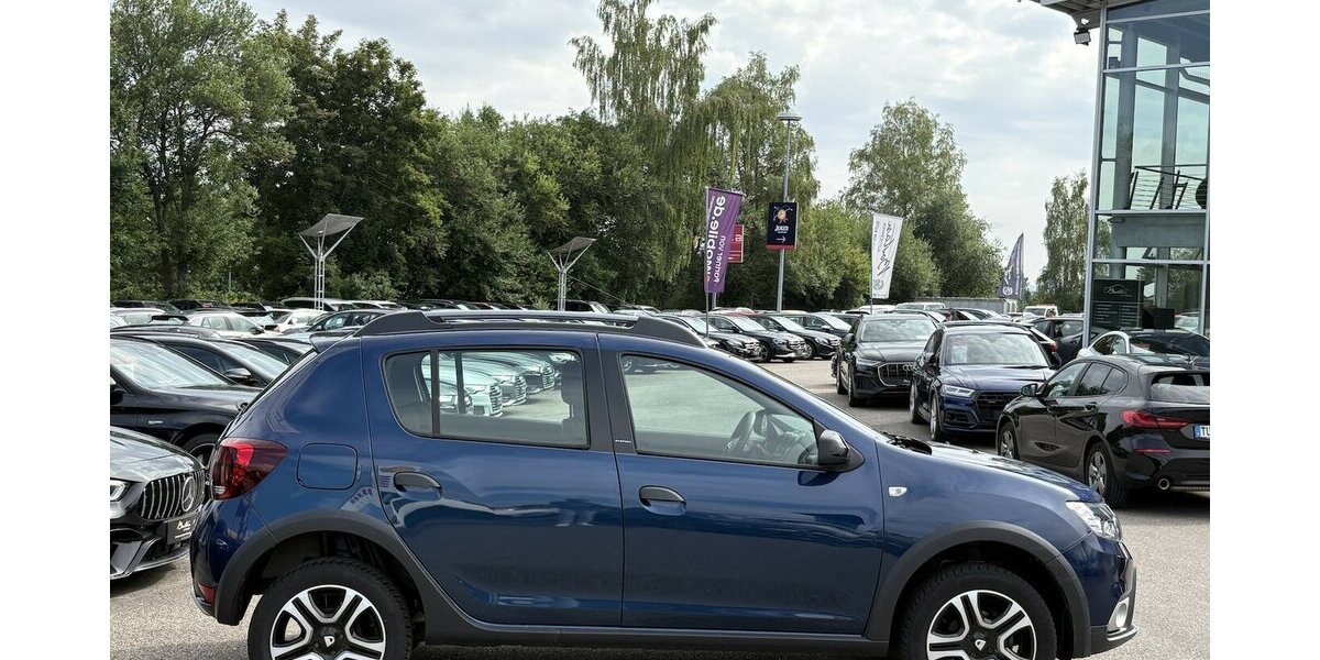 Dacia Sandero Stepway Celebration NAVIGATION/TEMPOMAT 29.280 km 8.900 &euro; Villingen-Schwenningen 78054