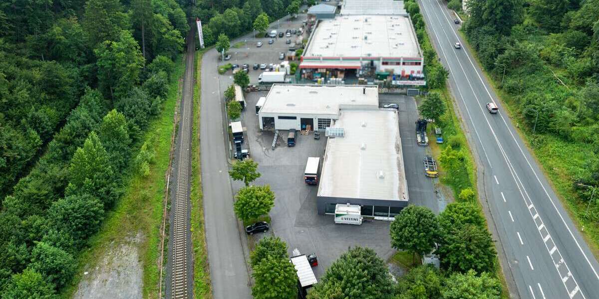 Halle in Warstein 1.100.000 € 1300 m² zimmer