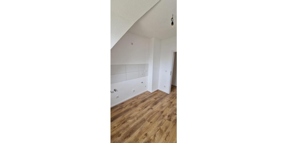 Dachgeschoßwohnung Wuppertal Gemarkung Barmen - 3 Zimmer, 56 m&sup2;, 160.000&euro; | Angebot:24617104