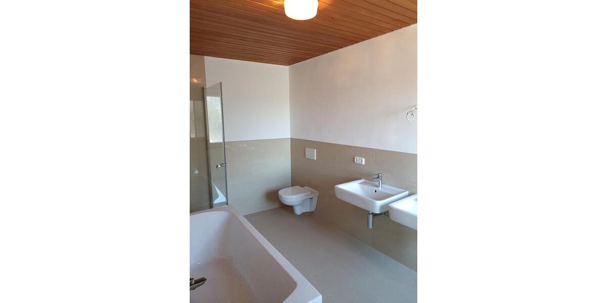 Einfamilienhaus Stockach - 6 Zimmer, 200 m&sup2;, 1.700&euro; | Angebot:26147151