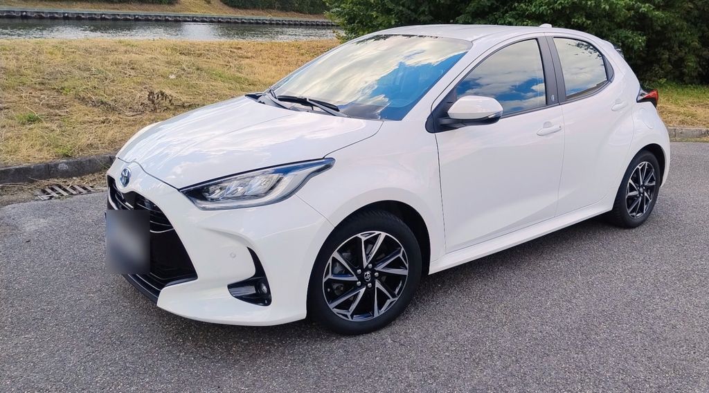 Toyota Yaris 27.000 km 18.900 &euro; Ilvesheim 68549