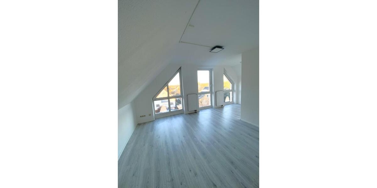 Lichtdurchflutete 2-Zimmer-Wohnung mit Stellplatz (renoviert) 2 zimmer