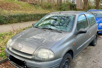 Renault Clio 153.000 km 999 &euro; Haan 42781