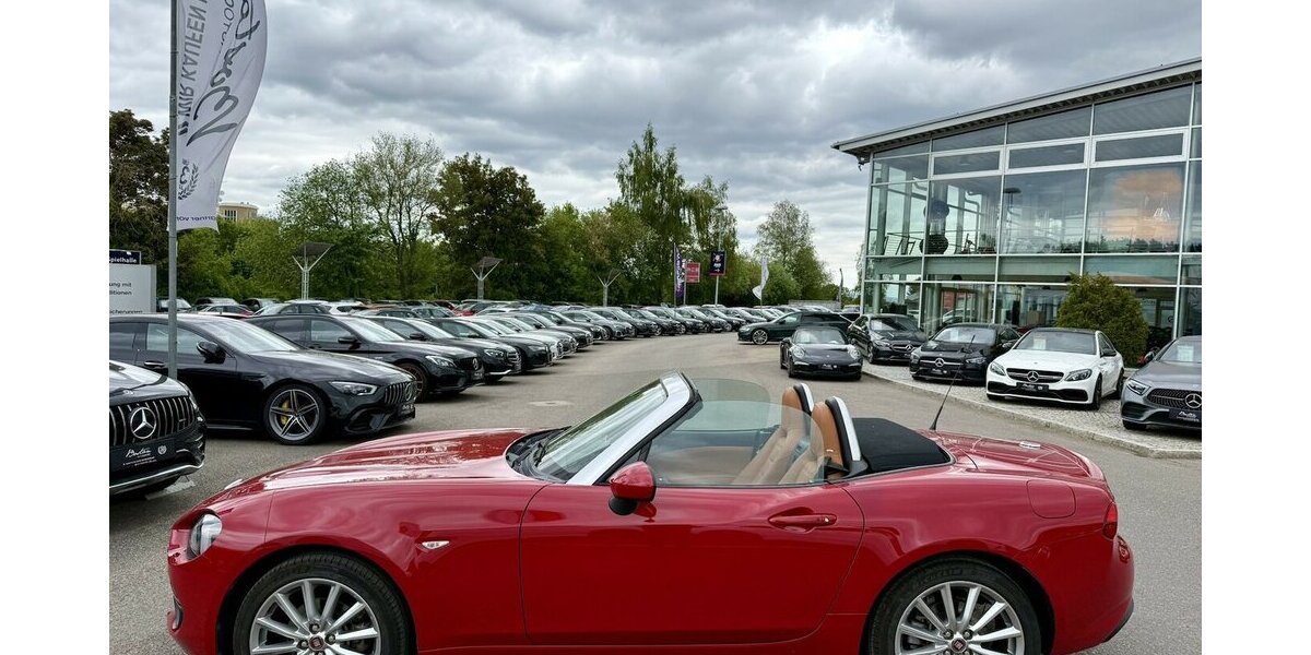 Fiat 124 Spider 1.4 LUSSO/BOSE/SITZHEIZUNG/PARKSENSOR 48.037 km 18.900 &euro; Villingen-Schwenningen 78054