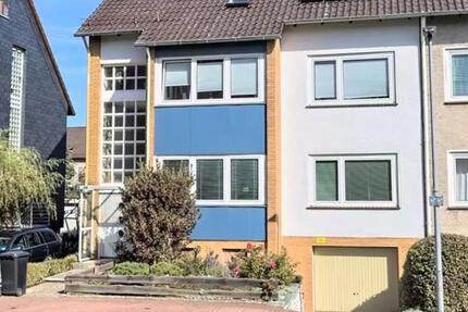 Mehrfamilienhaus mit 3 Wohneinheiten in Empelde zimmer
