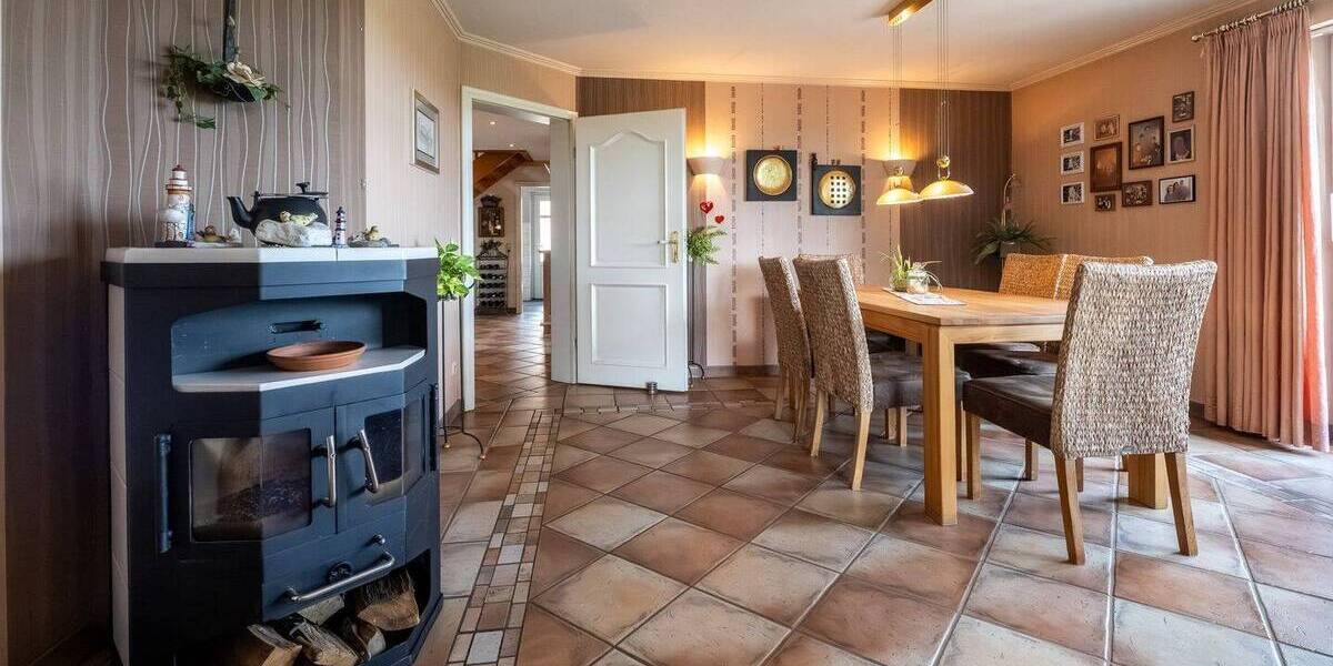 Mehrfamilienhaus, Wohnhaus Risum-Lindholm Lindholm - 9 Zimmer, 301 m&sup2;, 479.000&euro; | Angebot:26392122