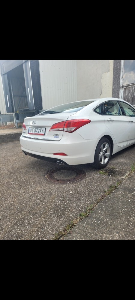 Hyundai i40 162.000 km 5.200 € Stuttgart 70173
