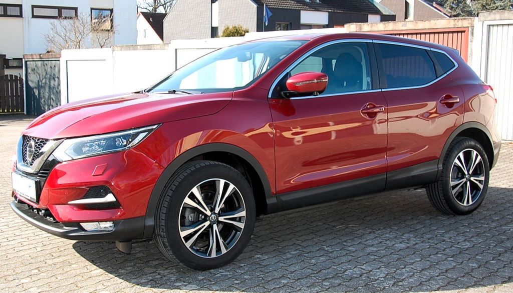 Nissan Qashqai 52.100 km 15.680 &euro; Feucht 90537