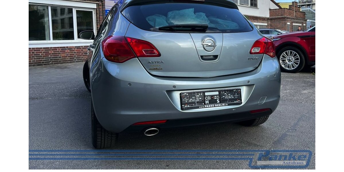 Opel Astra 1.4 150 Jahre *SHZ*PDC*AUX*Teilleder* 112.935 km 6.890 &euro; Berlin 13187