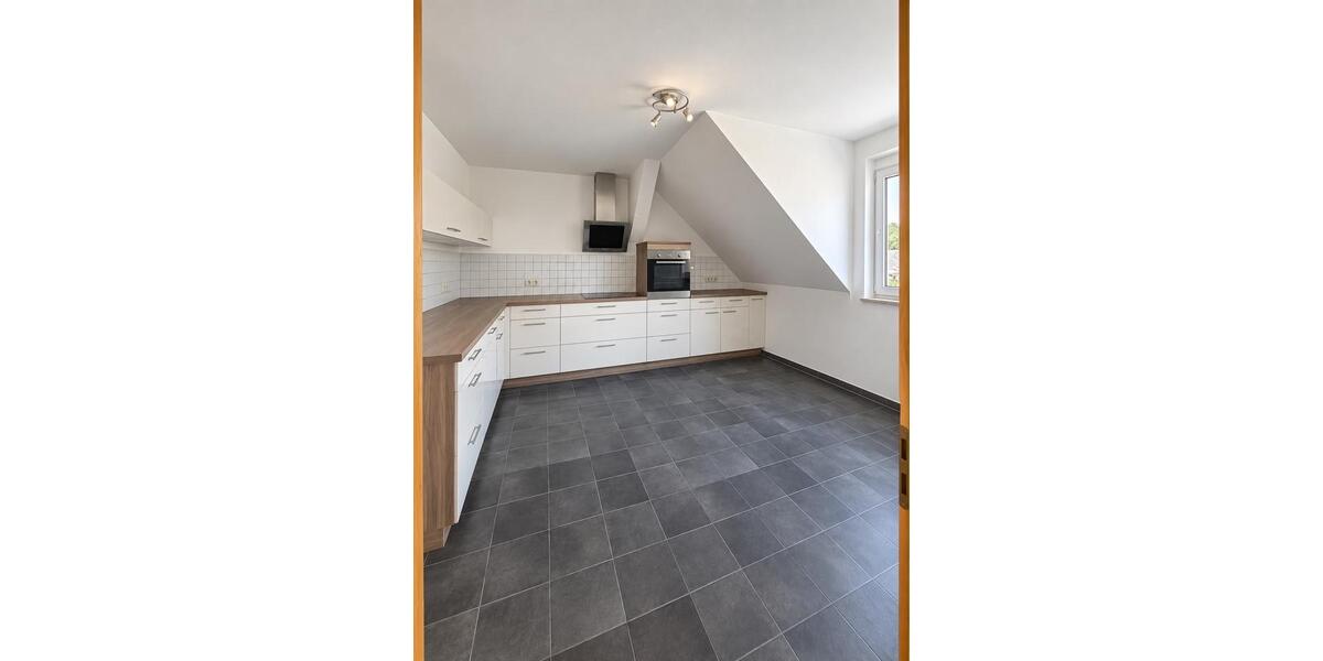 Dachgeschoßwohnung Crinitz - 3 Zimmer, 92 m&sup2;, 560&euro; | Angebot:27634398