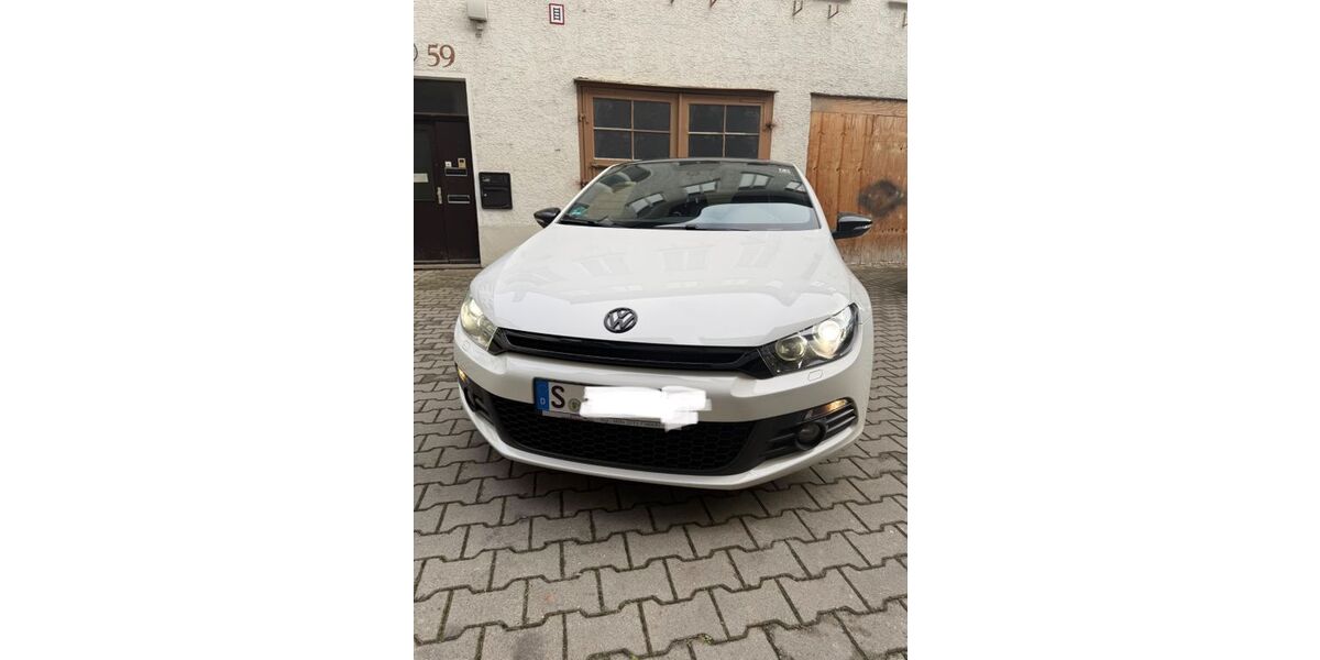 VW Scirocco 132.606 km 9.499 &euro; Stuttgart 70182
