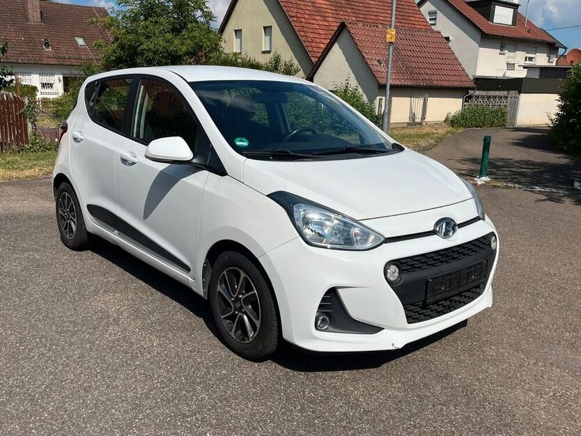 i10